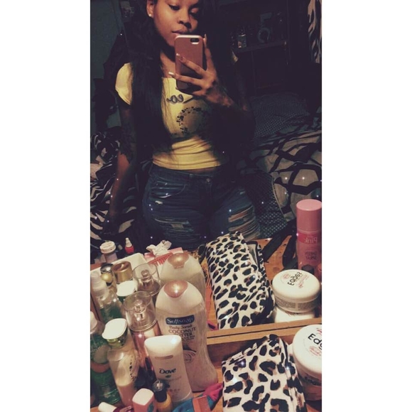 Meet your Posher, Danielle - Picture 1 of 1